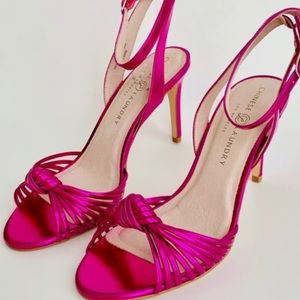 Chinese laundry metallic heel